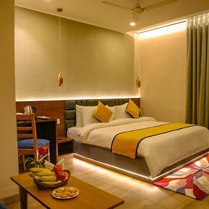 Four Leaf Hotel - Sapphire Blue, Varanasi